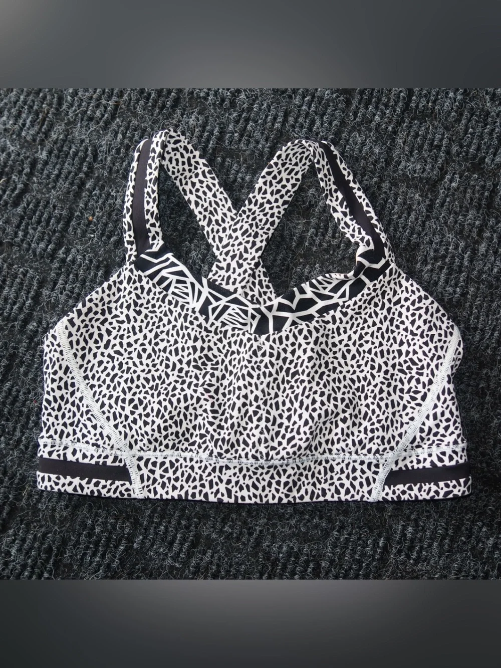 lululemon athletica Black & White Patterned Crossback Sports Bra